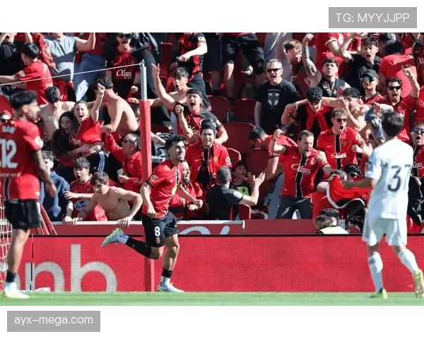 皇马中场断球后攻防转换失序，节奏失控问题逐步反映至比赛走势